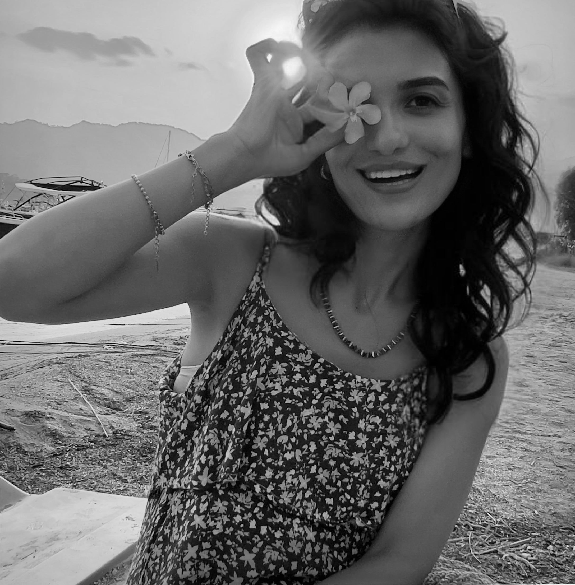 Emine-Sari_sb.jpg